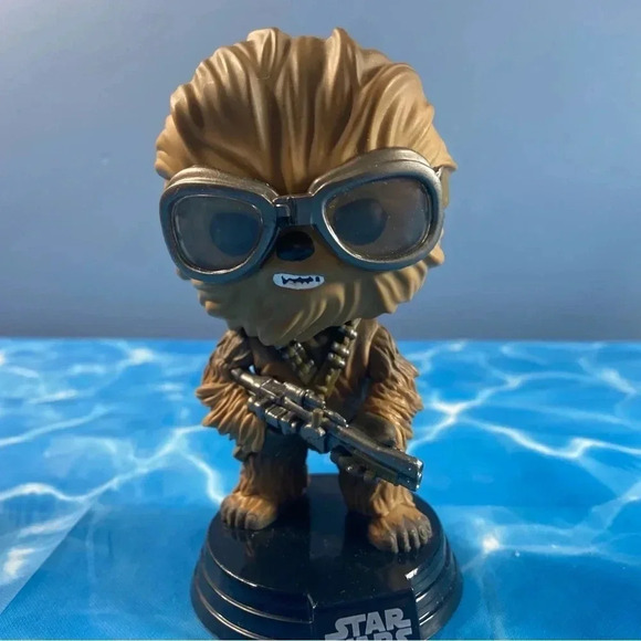 Star Wars - Chewbacca w/ Goggles & Bowcaster Funko Pop! Bobble head #239 - Picture 3 of 8